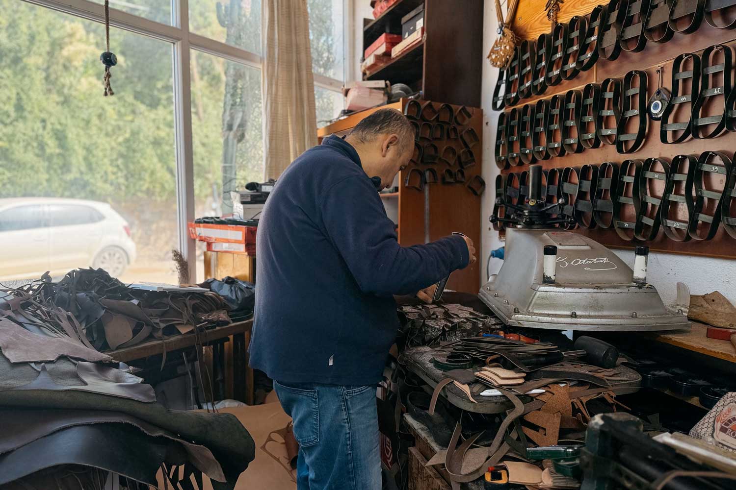 Shoemaker Altın Sandalet