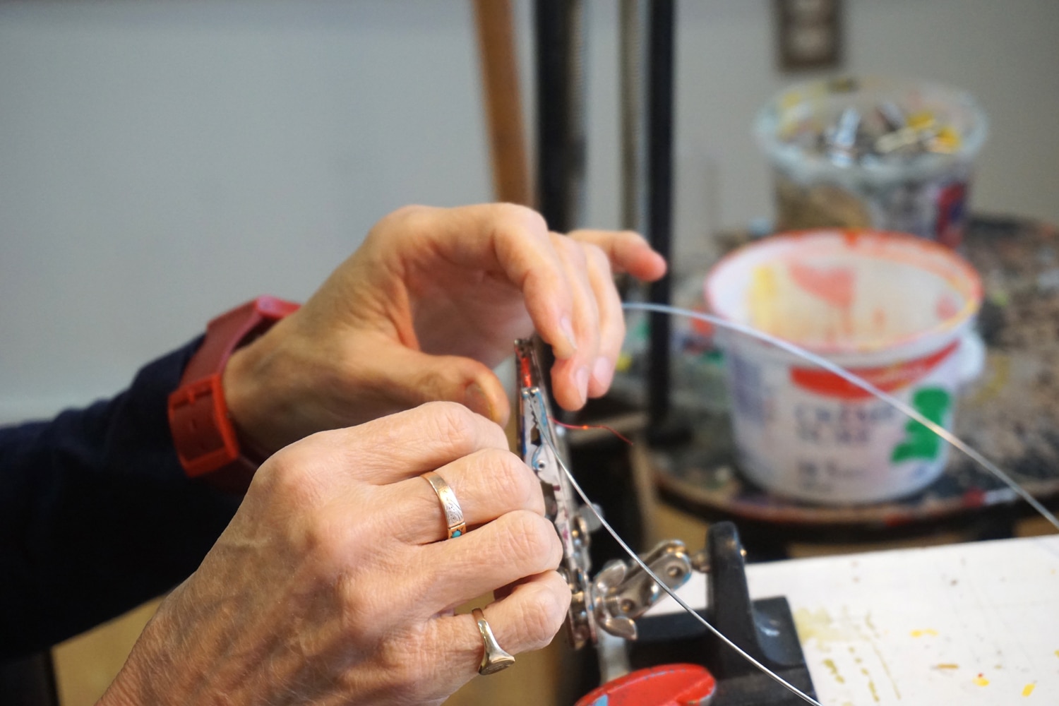 Wire sculptor Sarah Stevenson