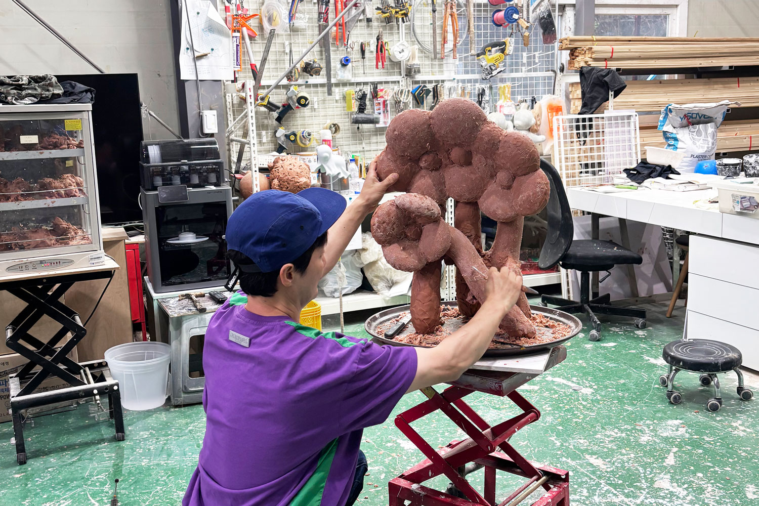 Resin artist Dae-Yong Byun
