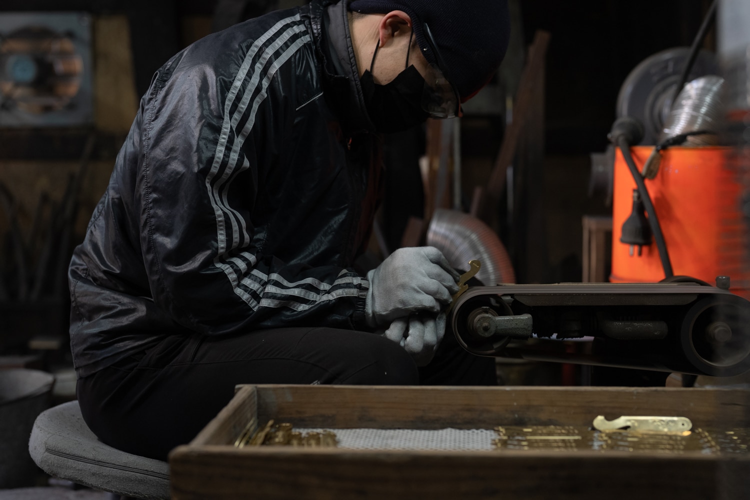 Knife maker Mujun Workshop
