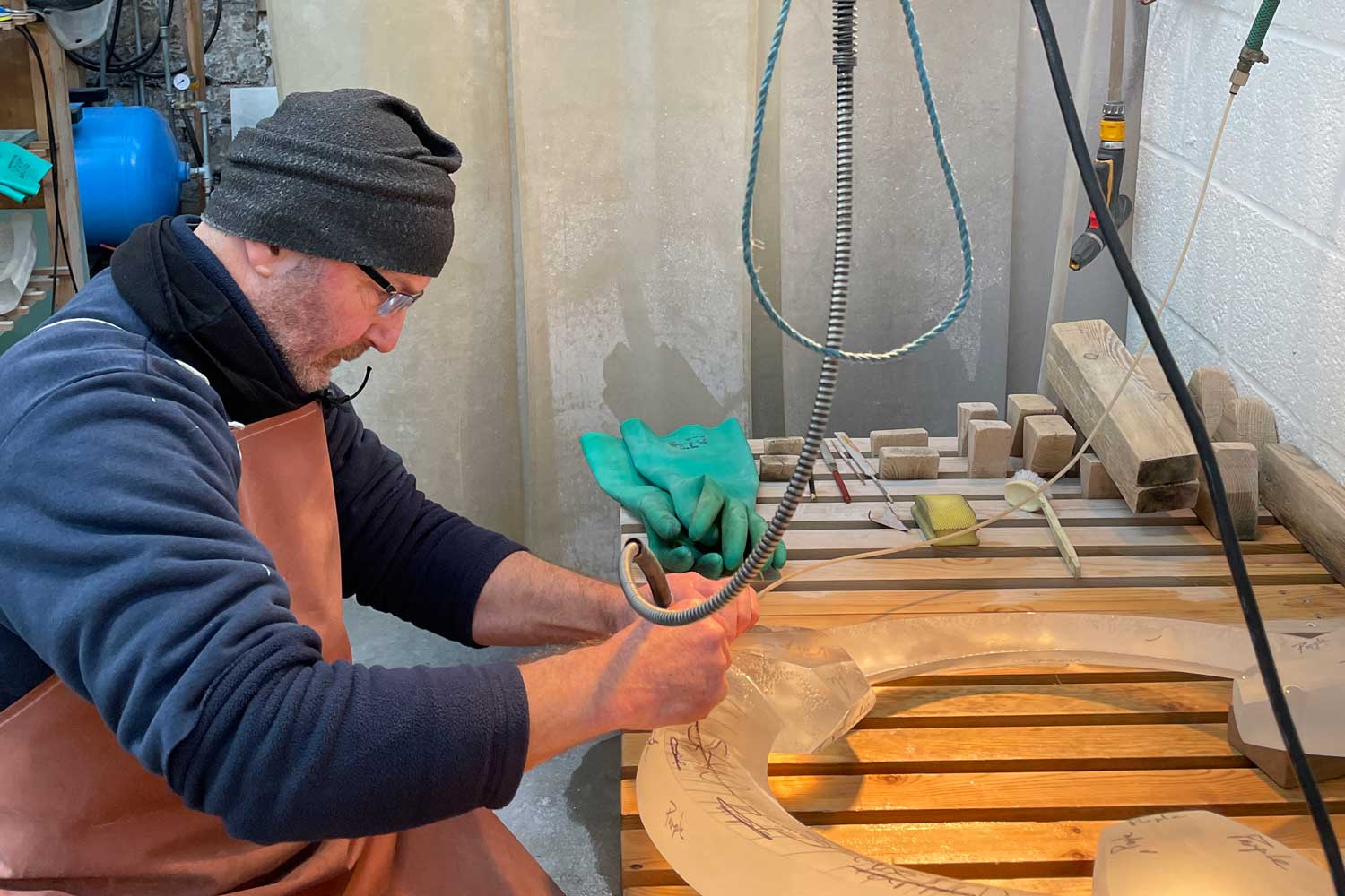 Glass sculptor Richard Jackson