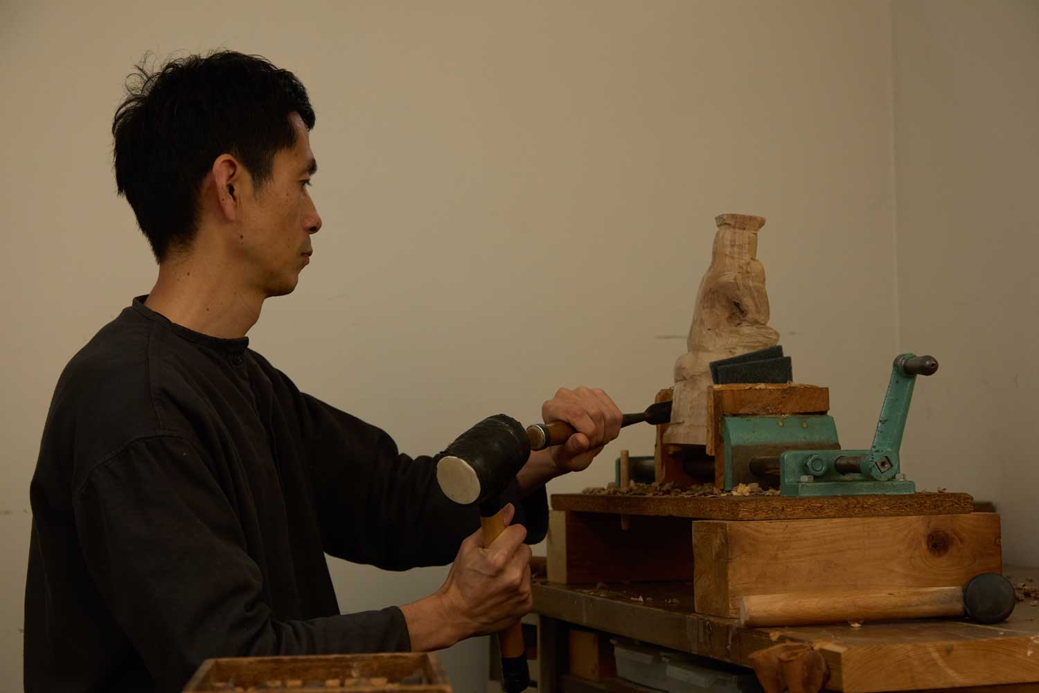 Mixed media sculptor Masaya Hashimoto