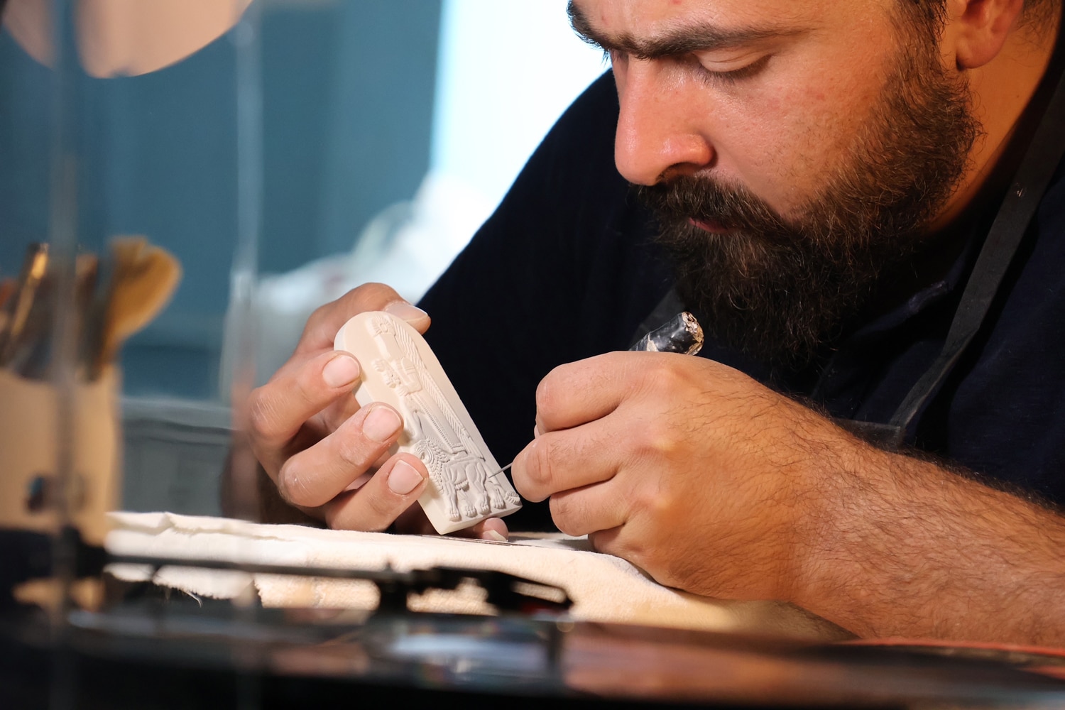 Engraver Hrant Qalantaryan