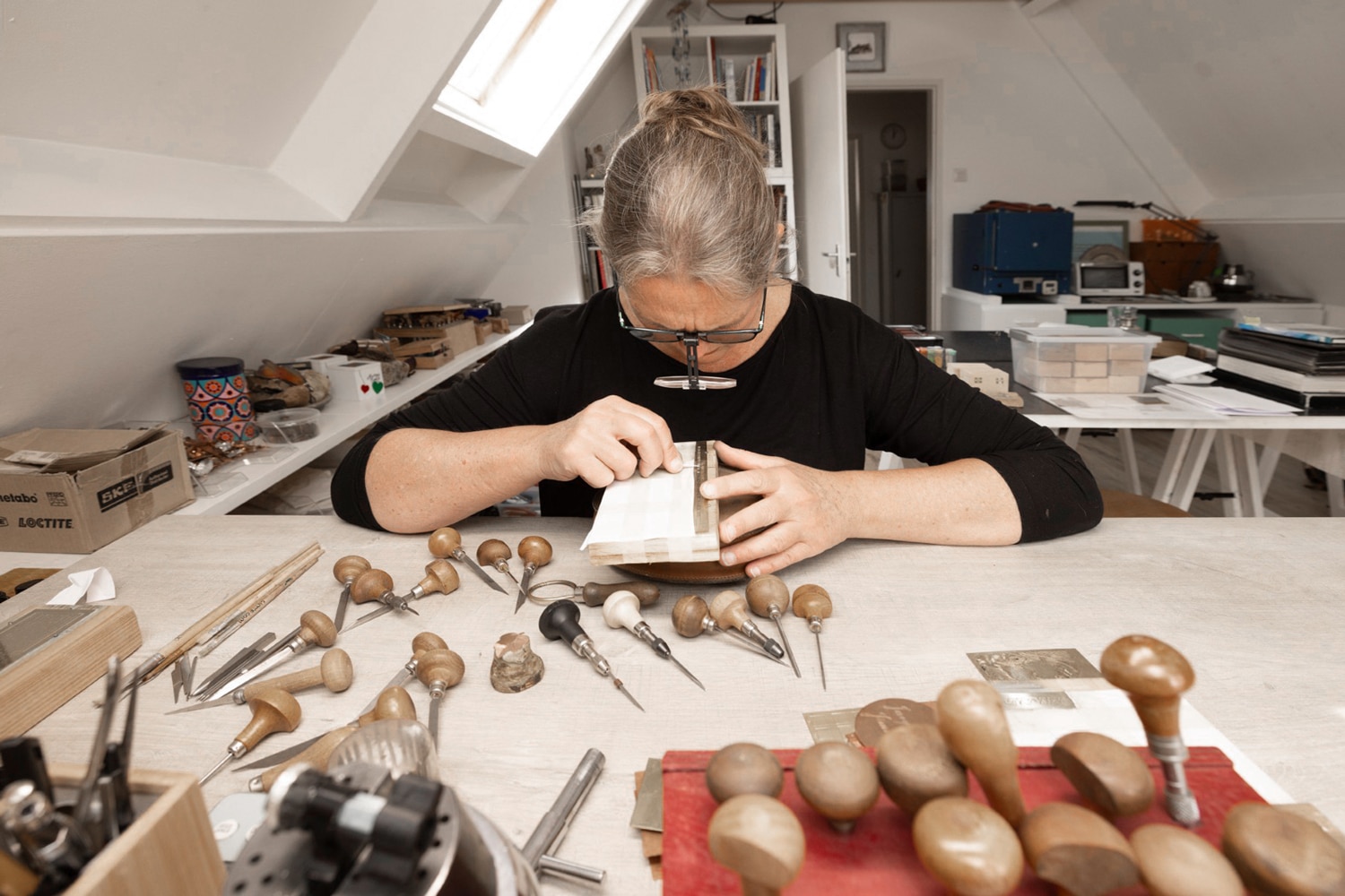 Engraver Jacqueline Jimmink