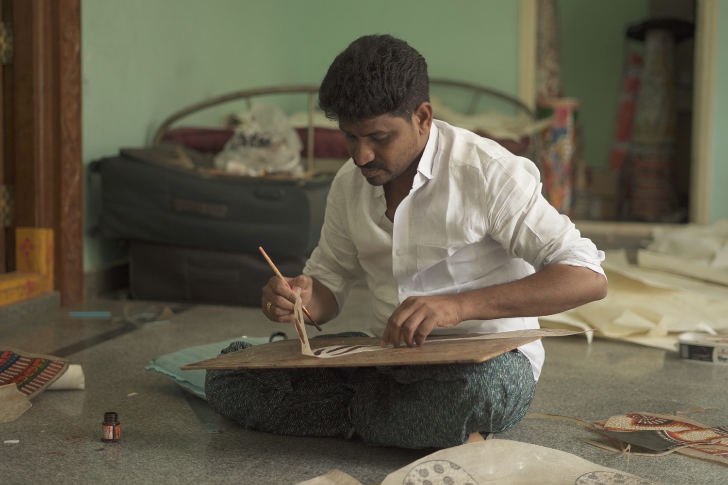 Tholu Bommalata: stories in leather and light