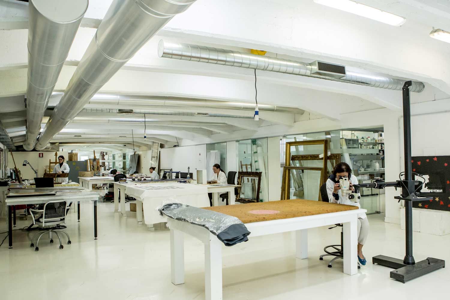 Open Care Visit a fine arts restoration atelier in Milan