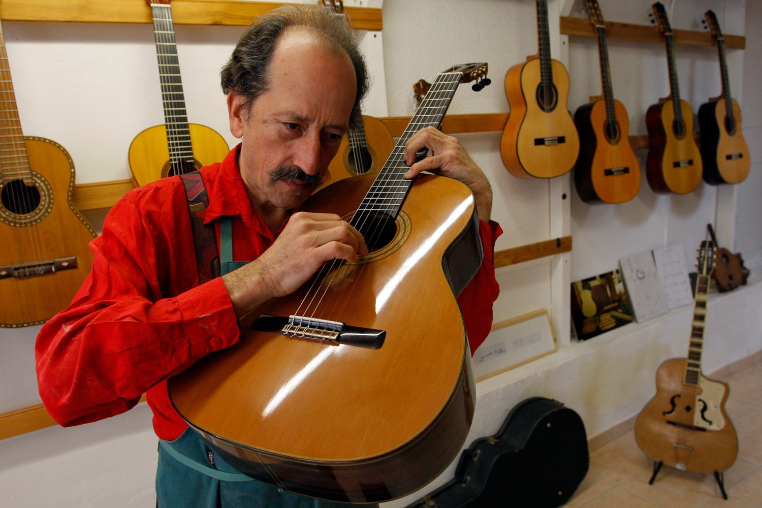 Joël Laplane The making of a concert guitar 1