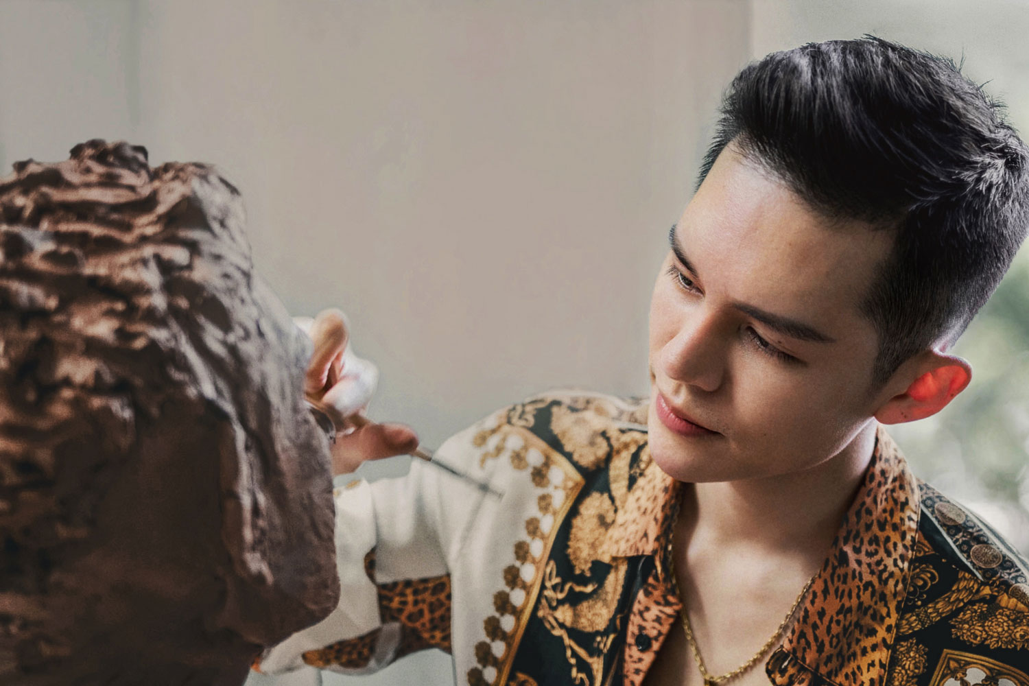 Wallis Hong Jewellery making