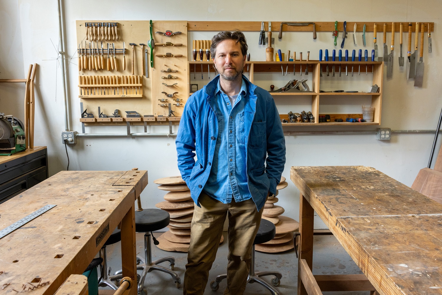 Wood sculptor Christopher Kurtz