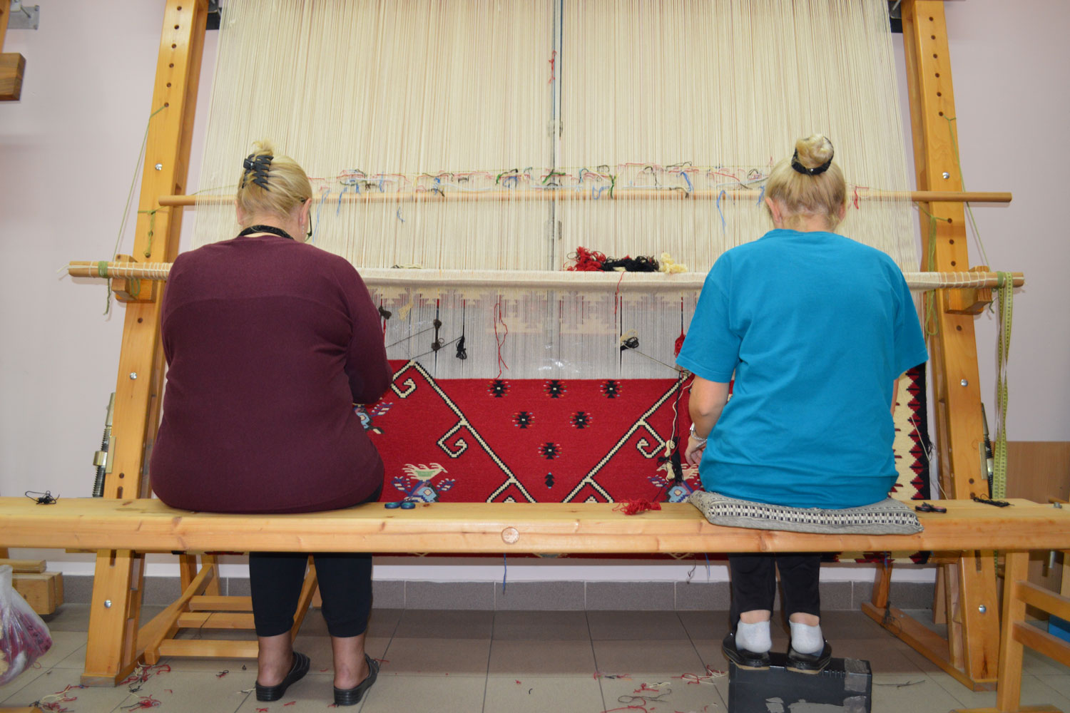 Damsko Srce Carpet making