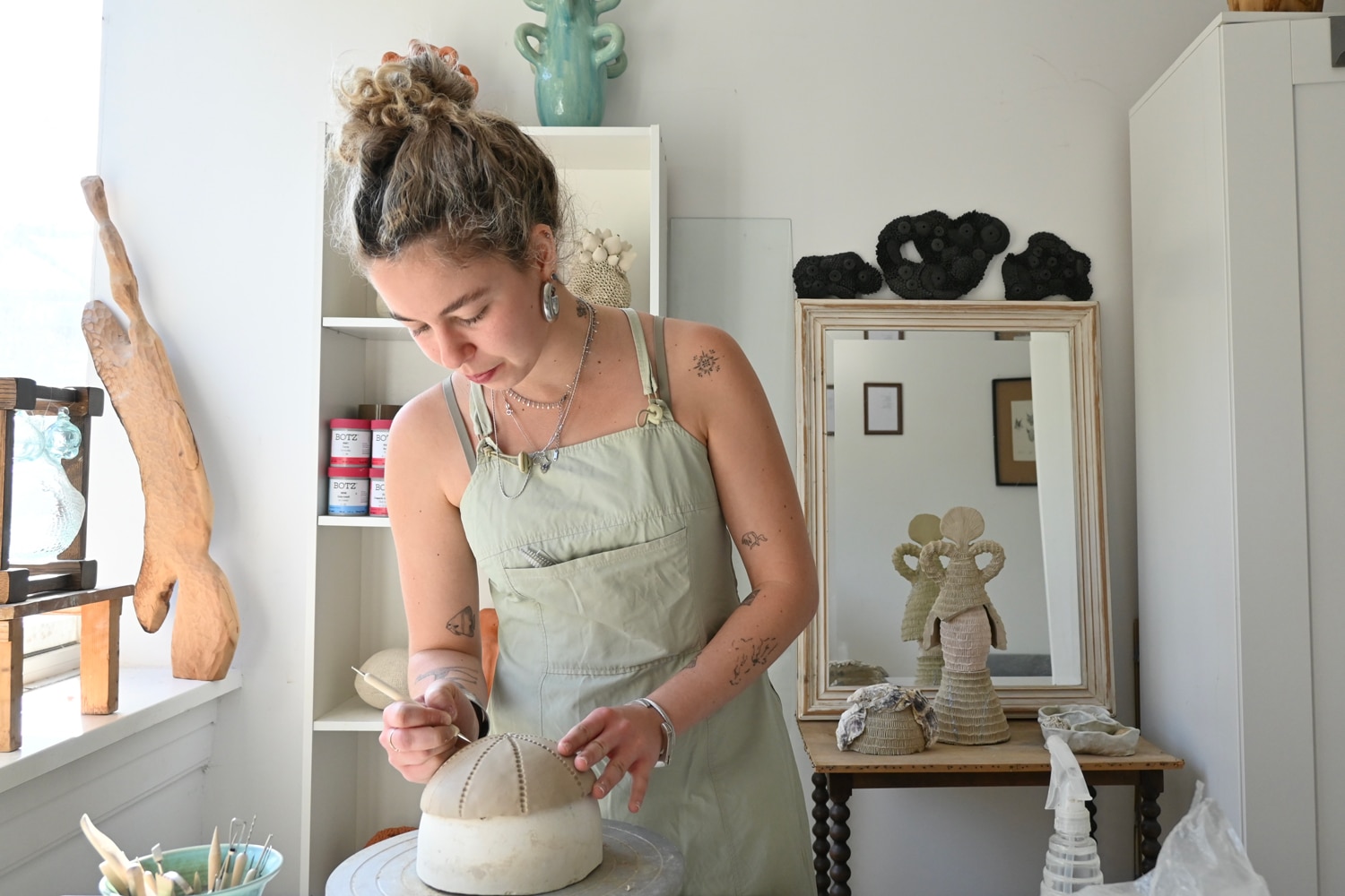 Ceramicist Dana Zvulun