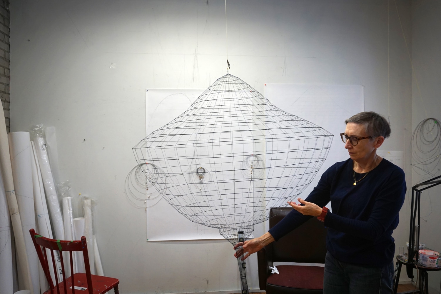Wire sculptor Sarah Stevenson