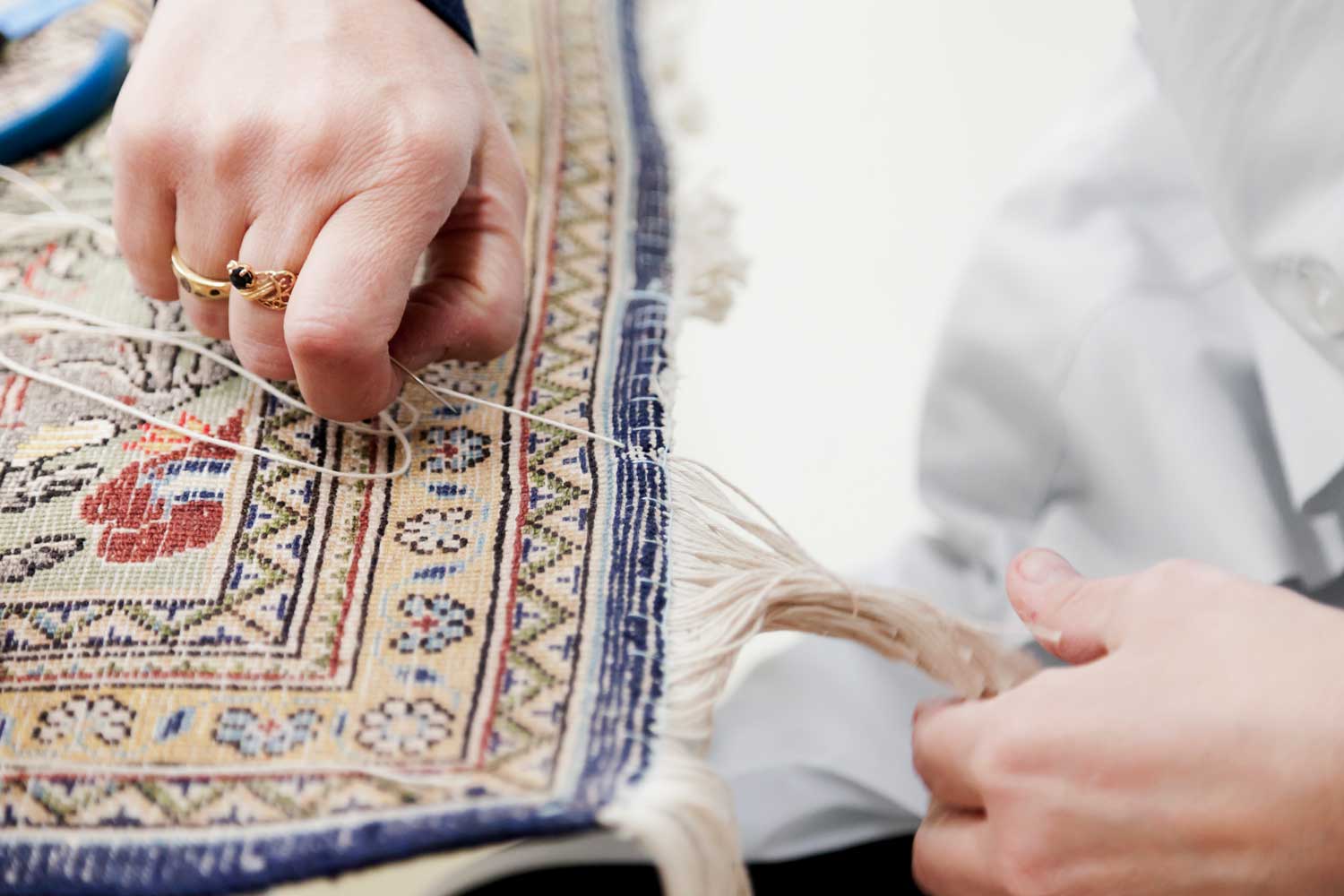 Visit a fine arts restoration atelier in Milan