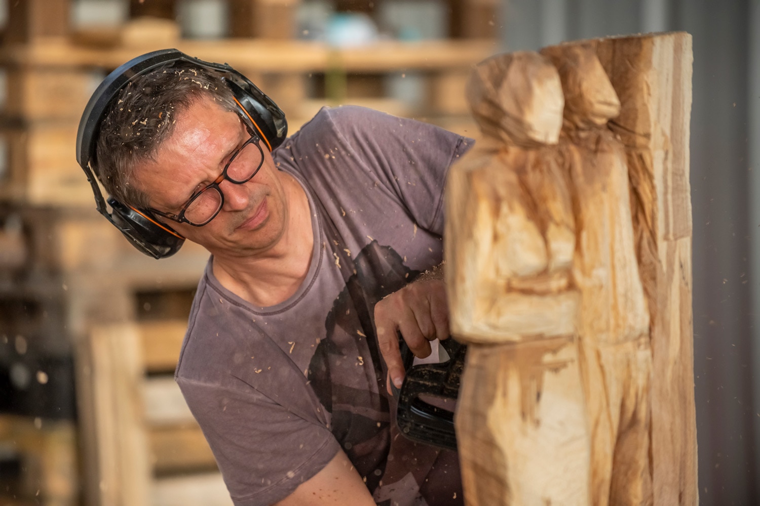 Woodcarver Laurent Turping