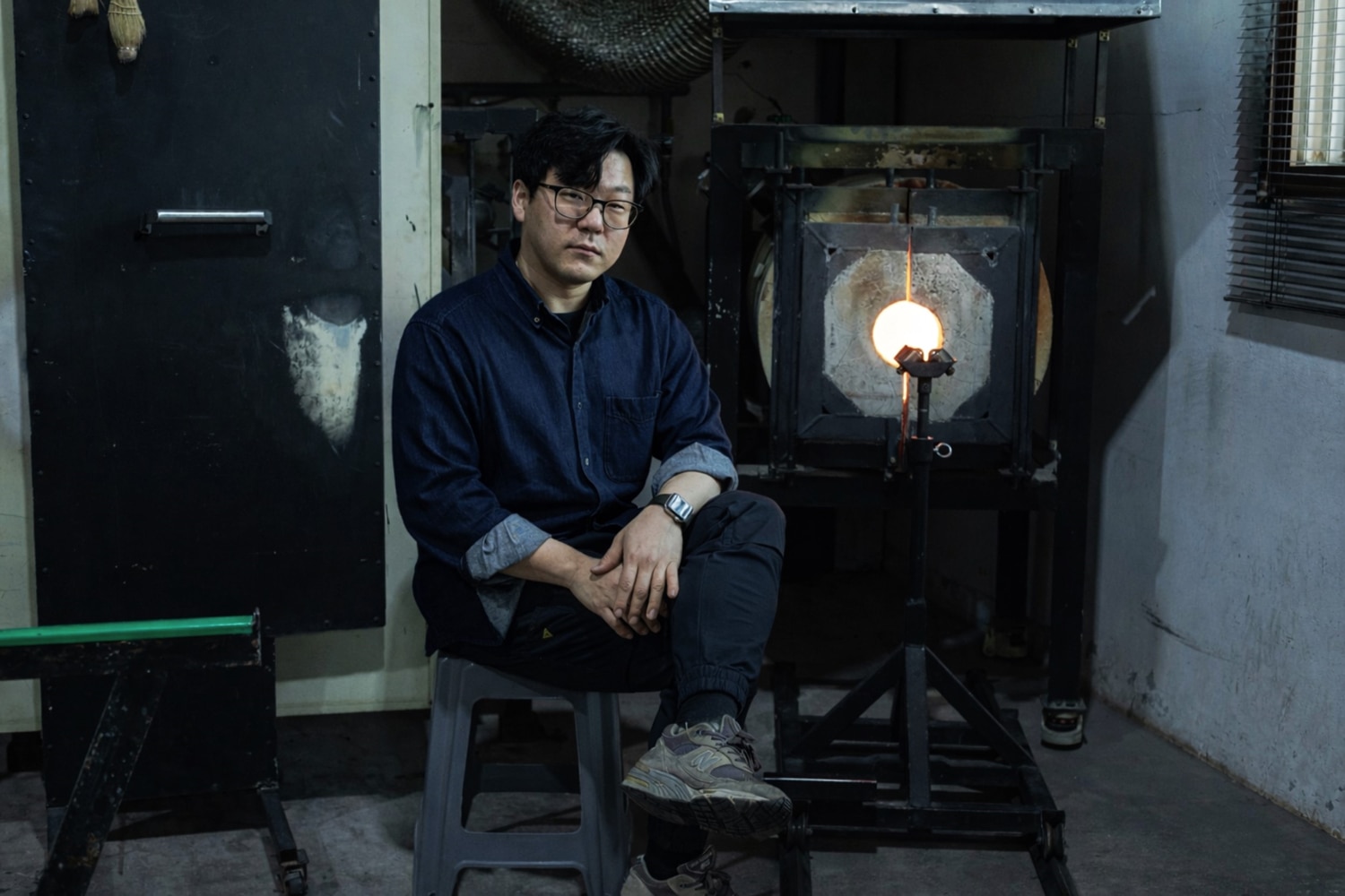 Glassblower Taehoon Lee