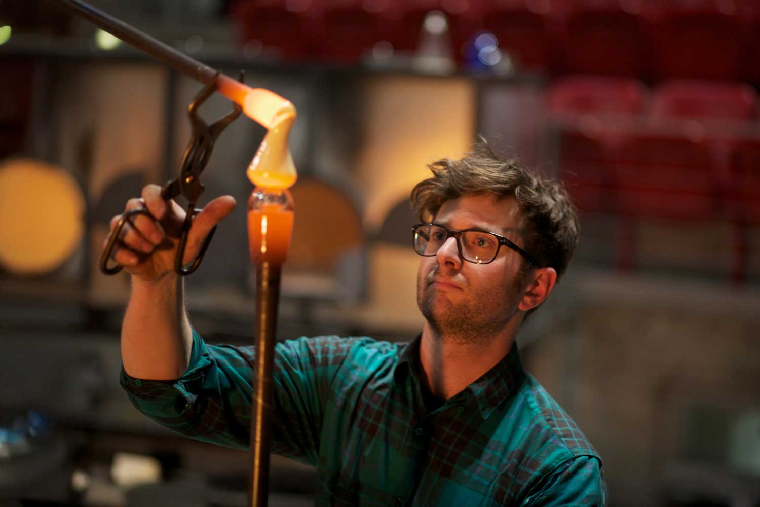 Ethan Stern Glass sculpting