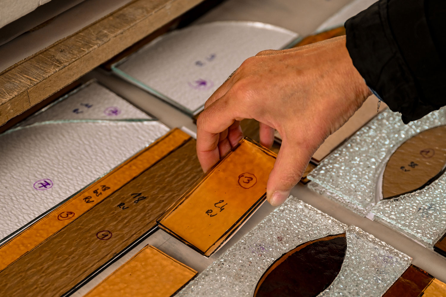 Marie-Pierre Bouaziz Stained glass making