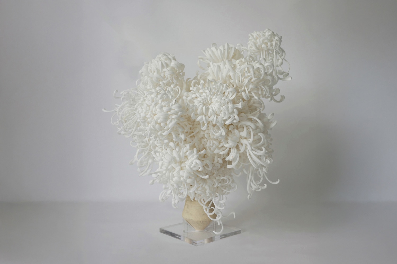 Mixed media sculptor Lu Huang 黄鹿