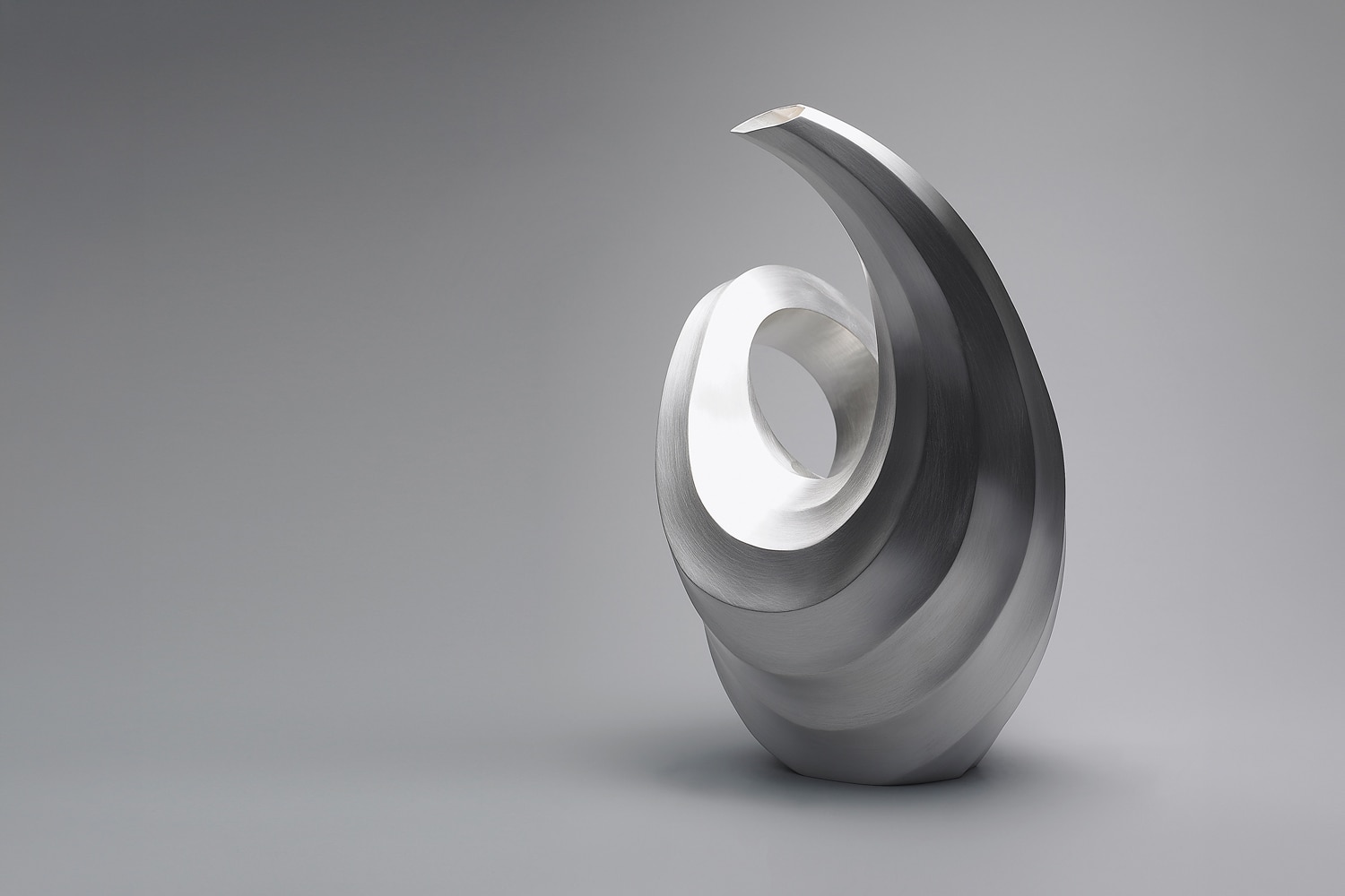 Metal sculptor Donghyun Kim