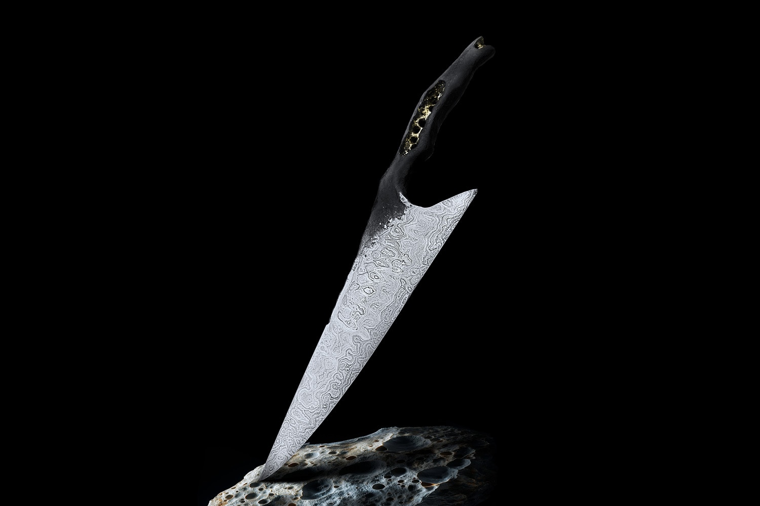 Knife maker Tristan Dare