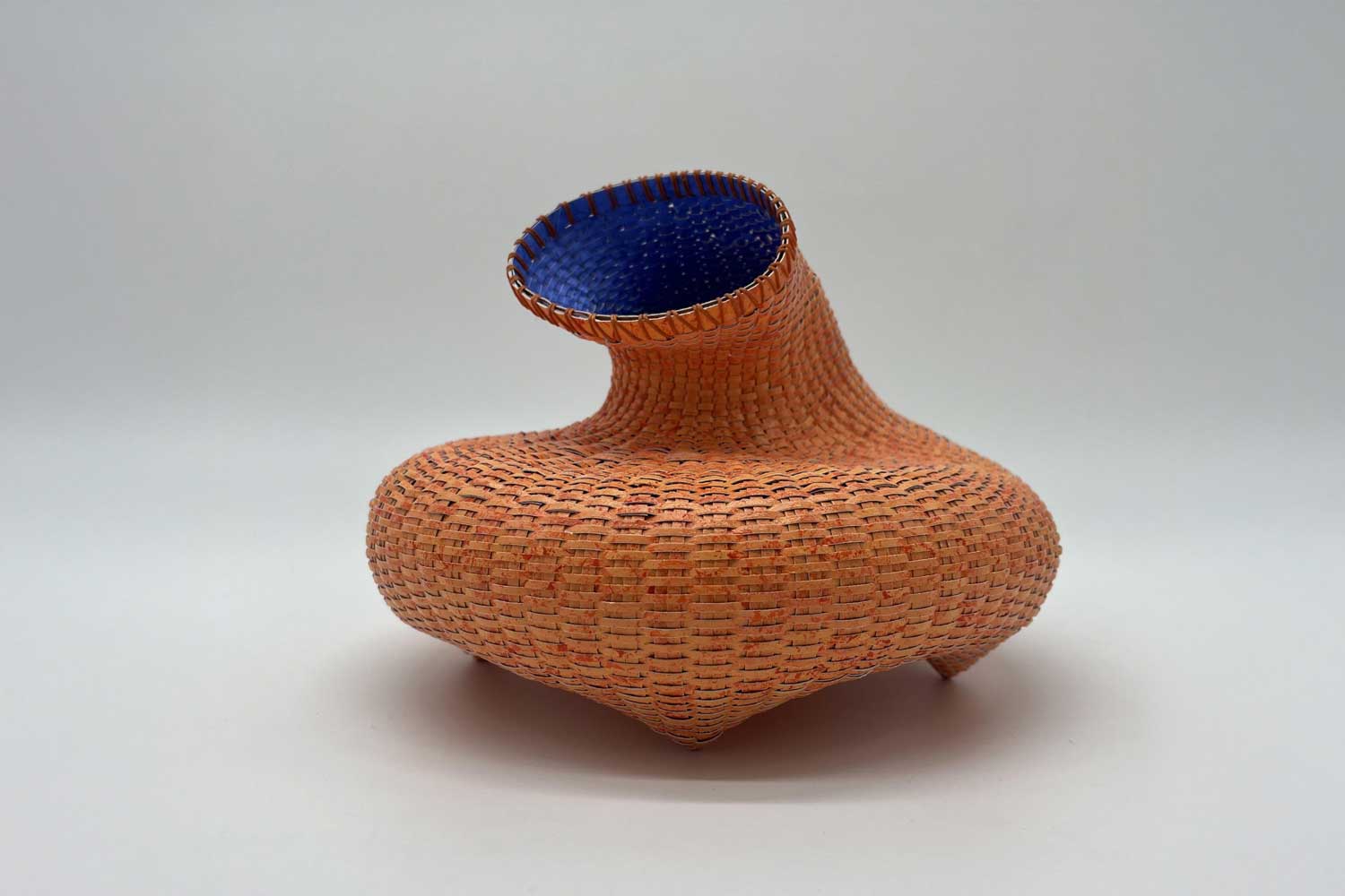 Basketweaver Annetta Kraayeveld