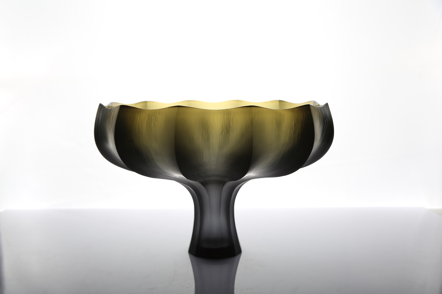 Glassblower Joon Yong Kim