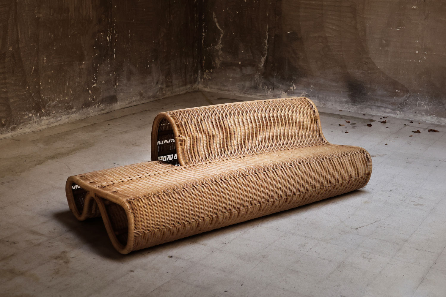 Wicker sculptor Dima Stephan