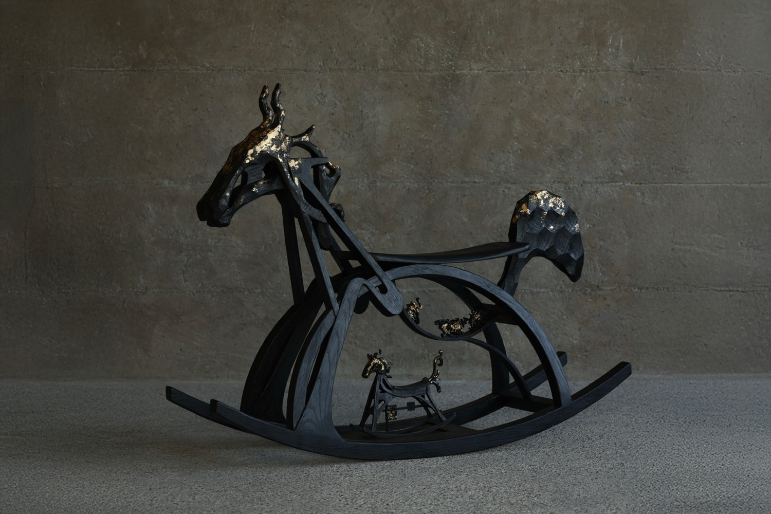 Wood sculptor Yichen Li 李依宸