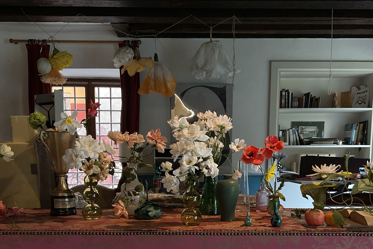 Juliana Stolberg Take part in a paper flower studio tour in Venice