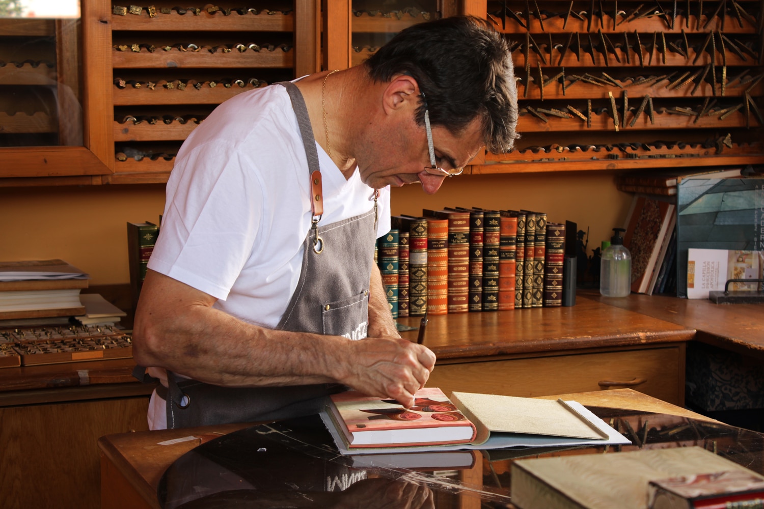 A contemporary chapter in bookbinding