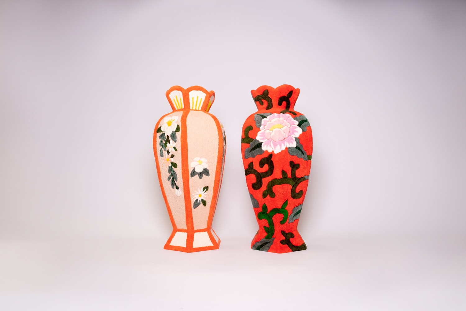 Shishi San Lovers vase