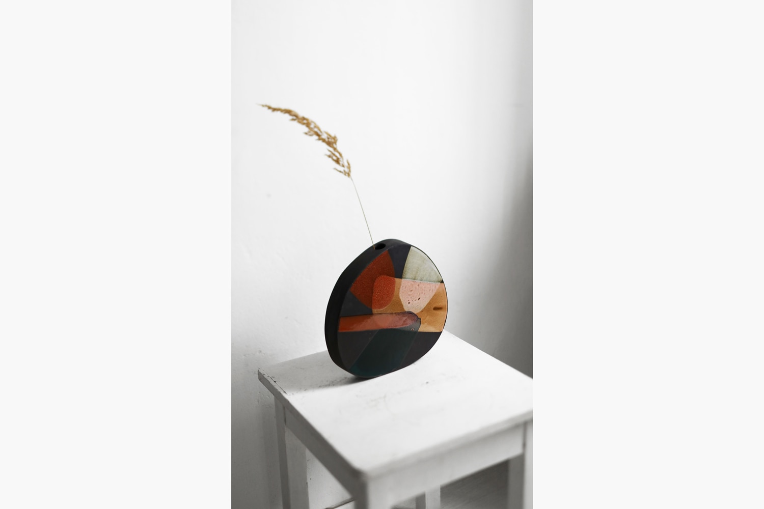 Hana Karim Large sculptural oval stoneware vase