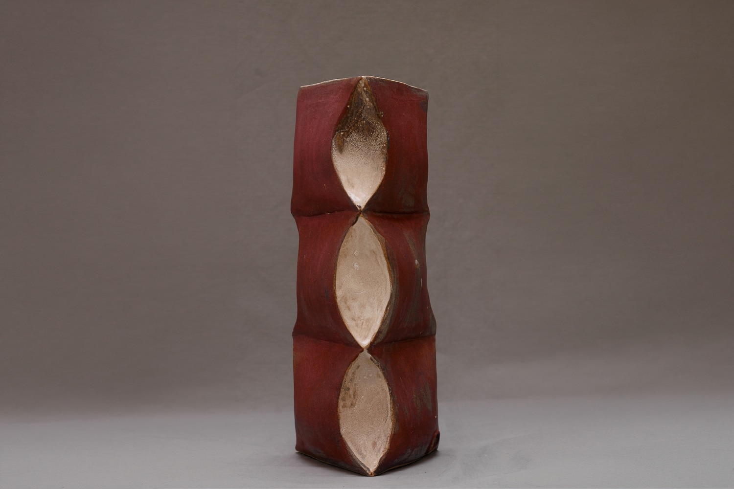 Teresa Chicharro Brancusi red vase