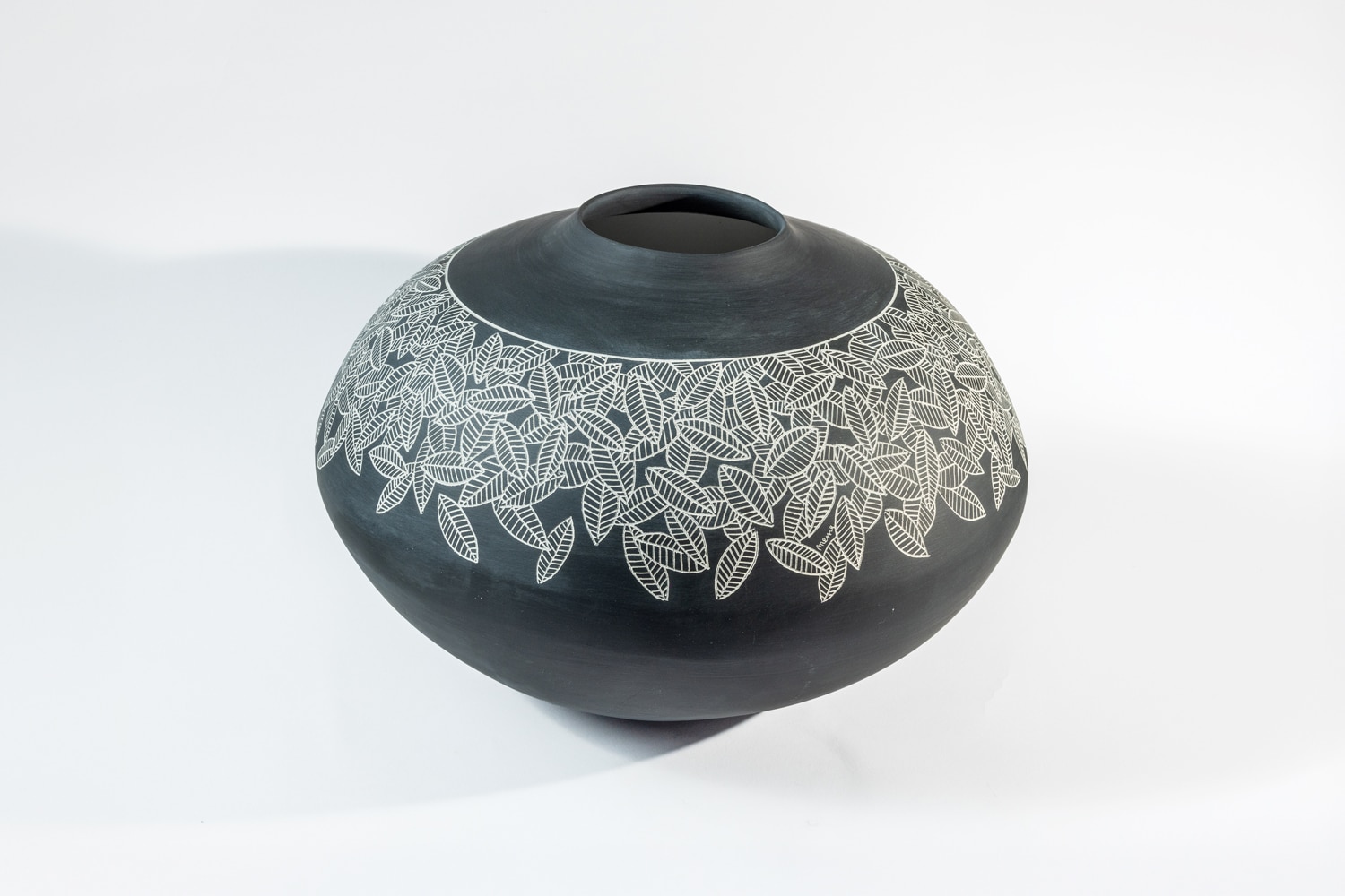 Mercedes Enne Leaf moon jar