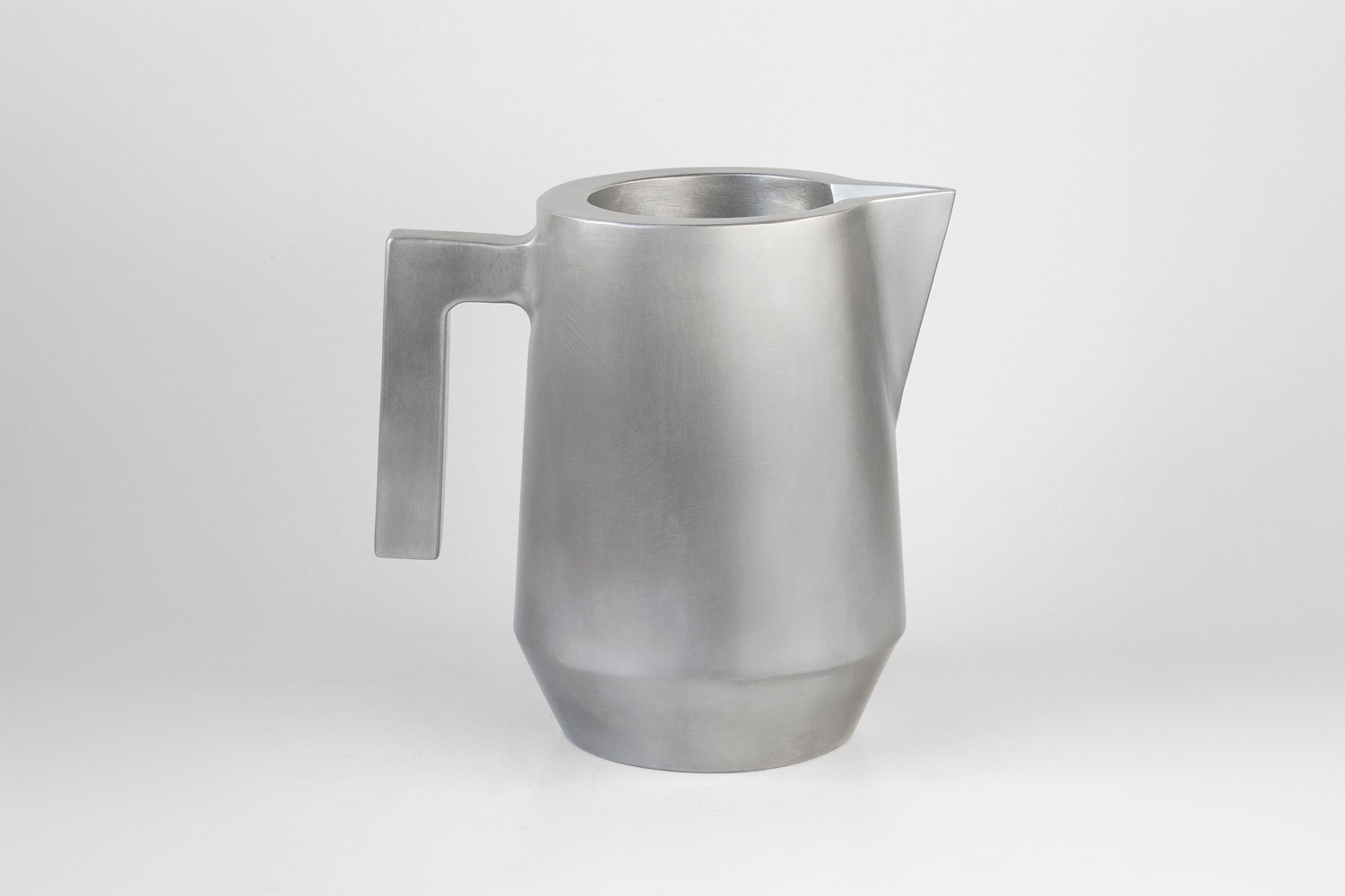Jan Ankiersztajn Aluminium pitcher