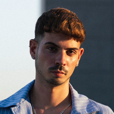 Pablo Ruiz Banús Artificial flower making