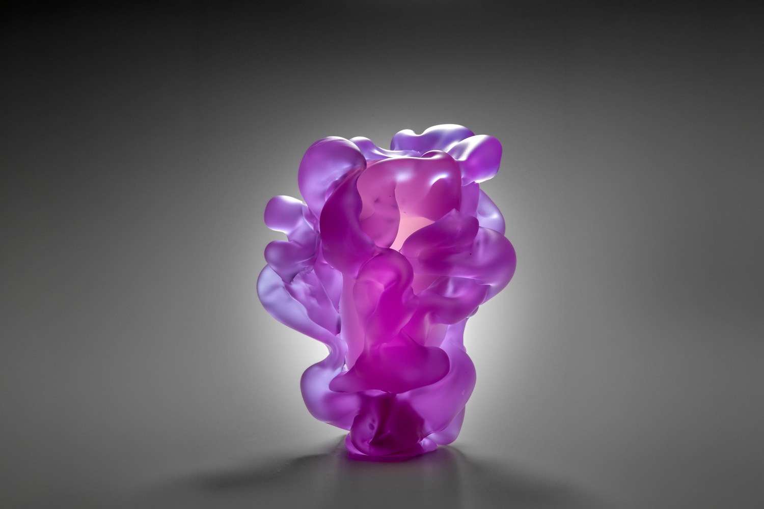 https://api.homofaber.com/uploads/Rebellionof_Springvanillaandpinkstripe_Vase_ph_Gabriel_Urbanek_6b4175b832.jpg