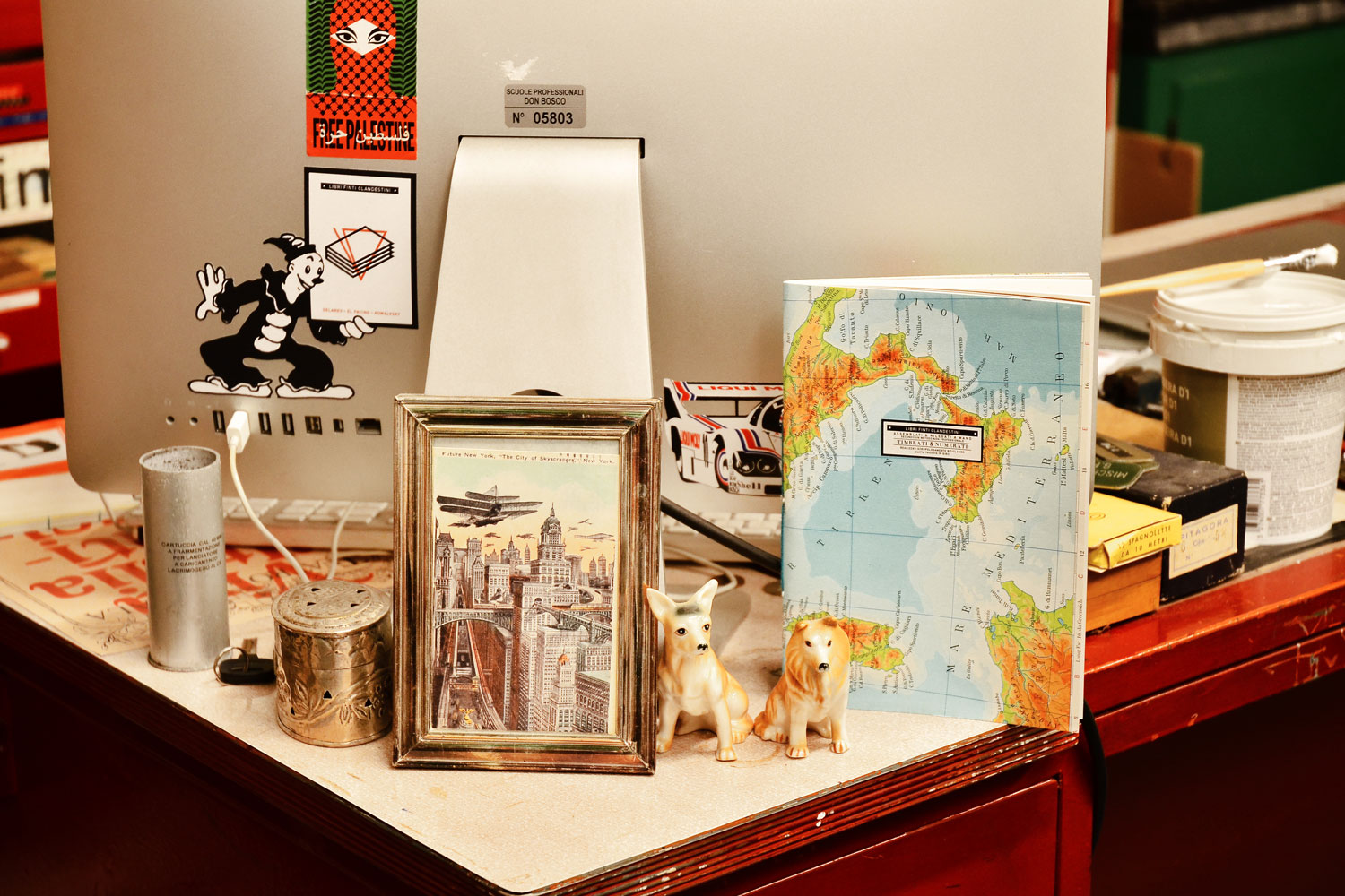 Libri Finti Clandestini