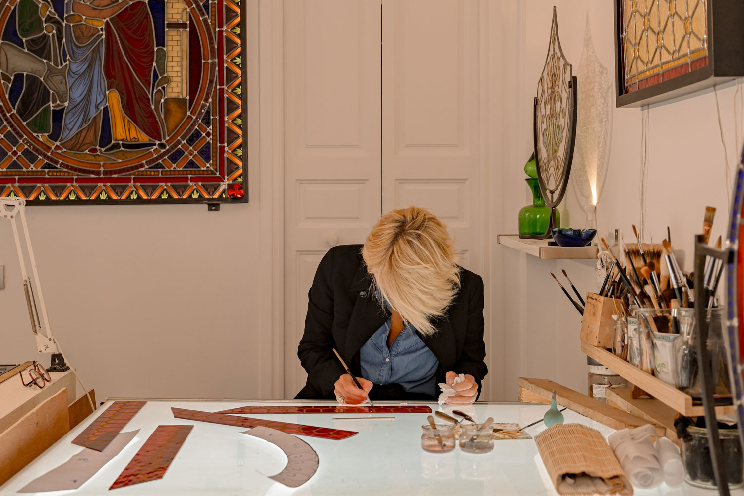 A stained glass making group workshop in Paris