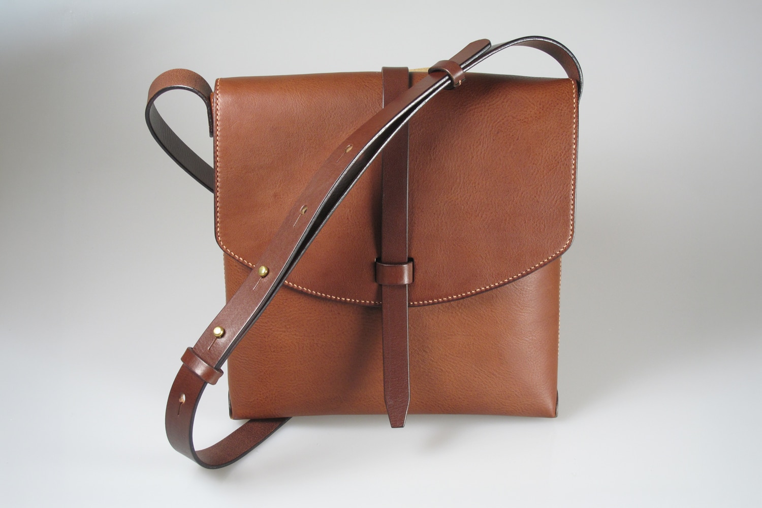 Neil Macgregor & Valerie Michael Messenger bag