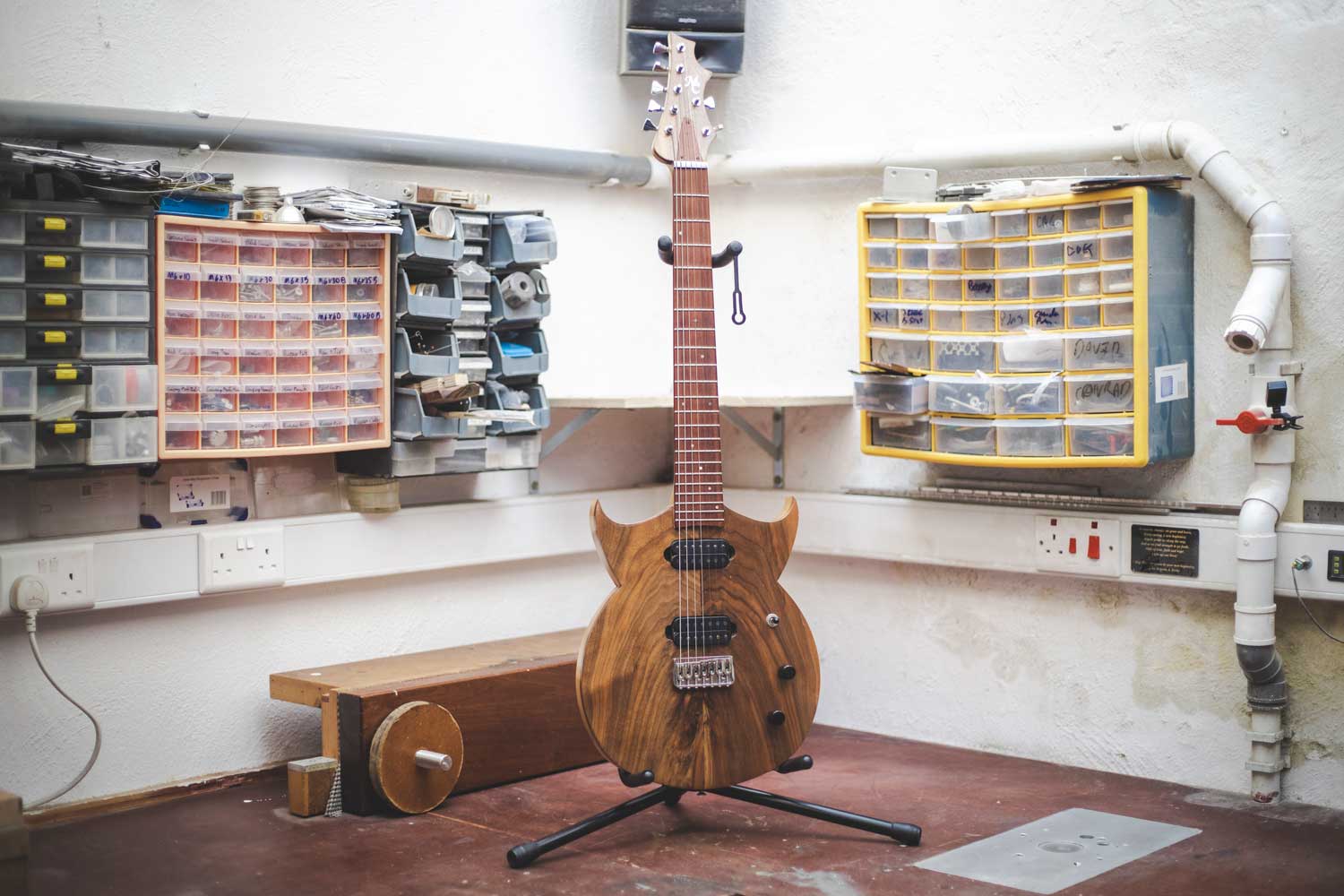 Andrew Manicaro 4 Moons guitar