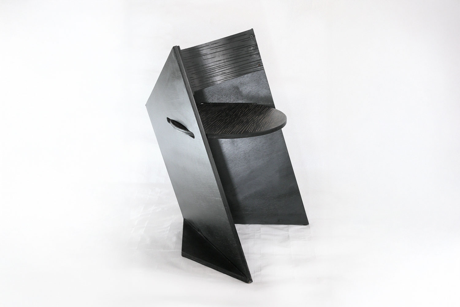 Xandre Kriel Cloack chair