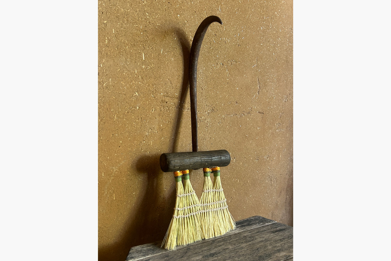 Julia Tait Dickenson Vintage Hook Brush