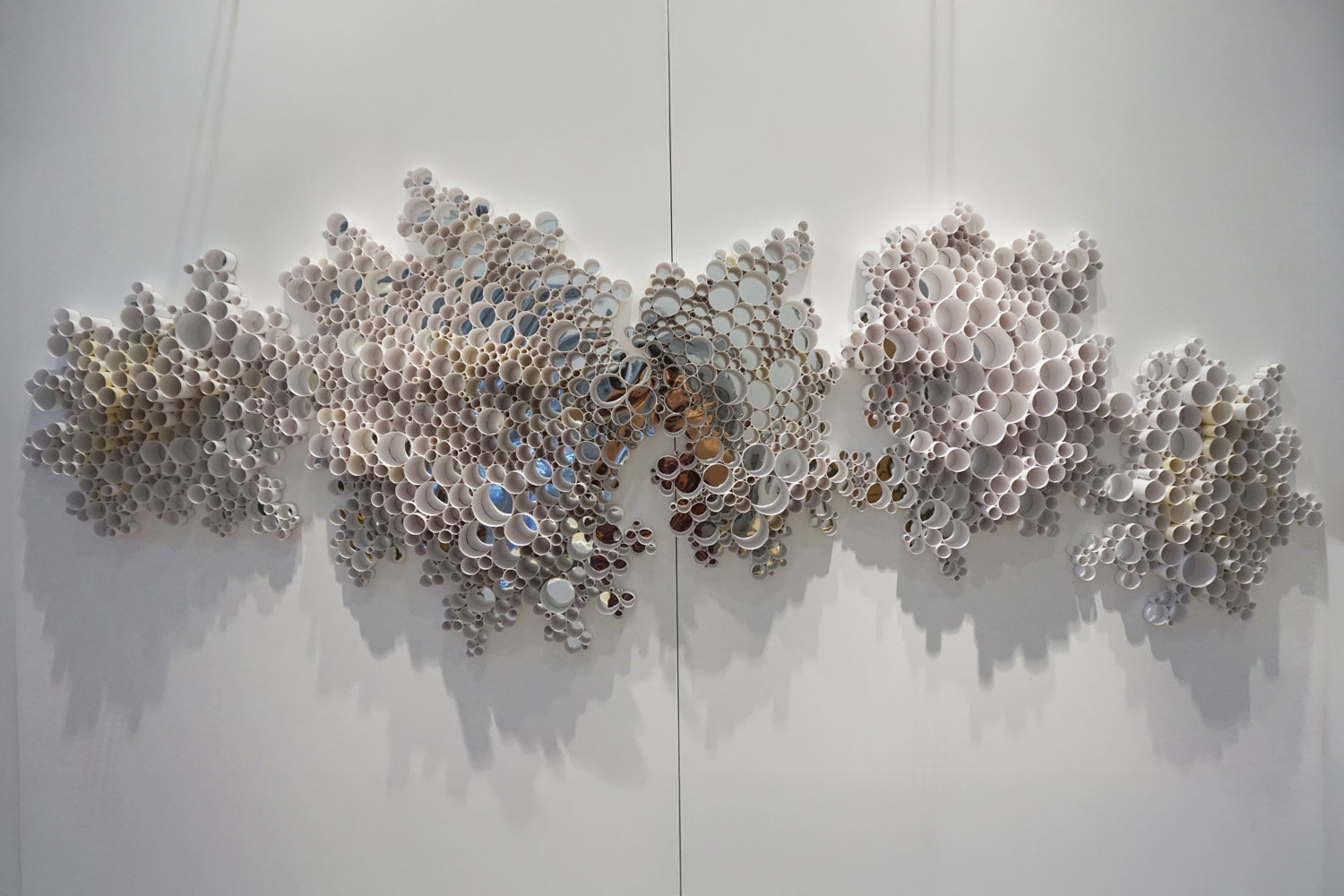 Sun Young Kang The edgeless divide