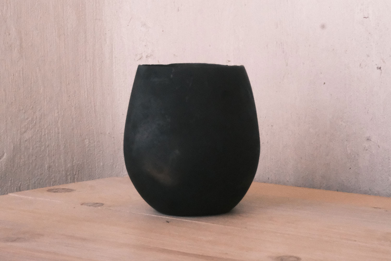 Johnny Ortiz Water olla por Andrea Rosen