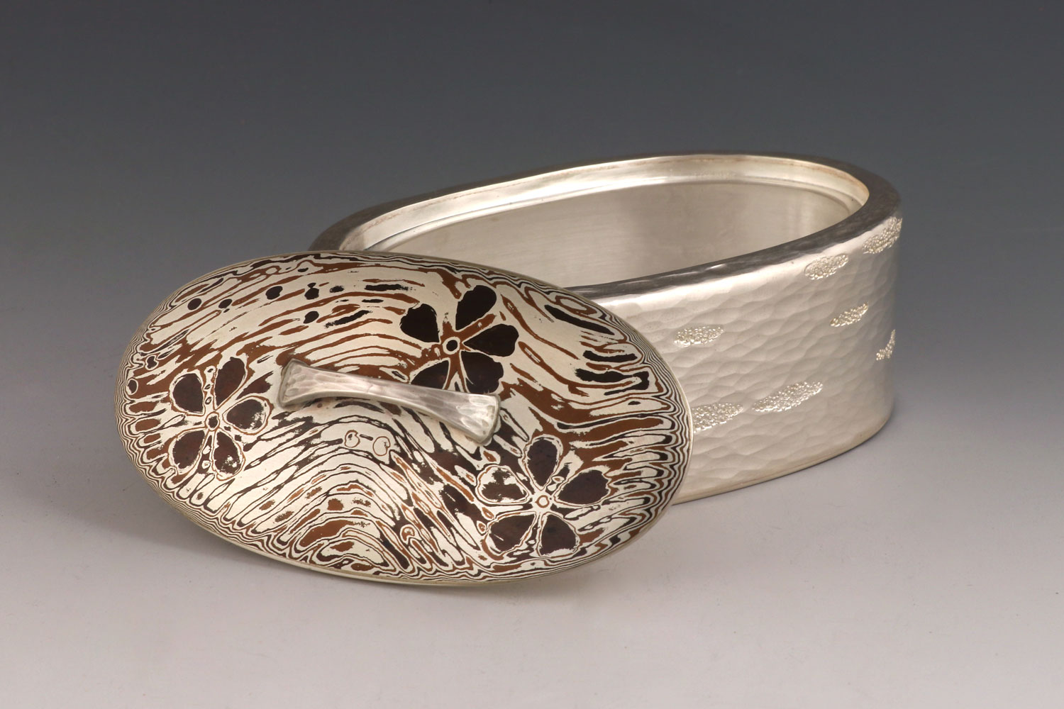 Anne Wolf Oval blossom box