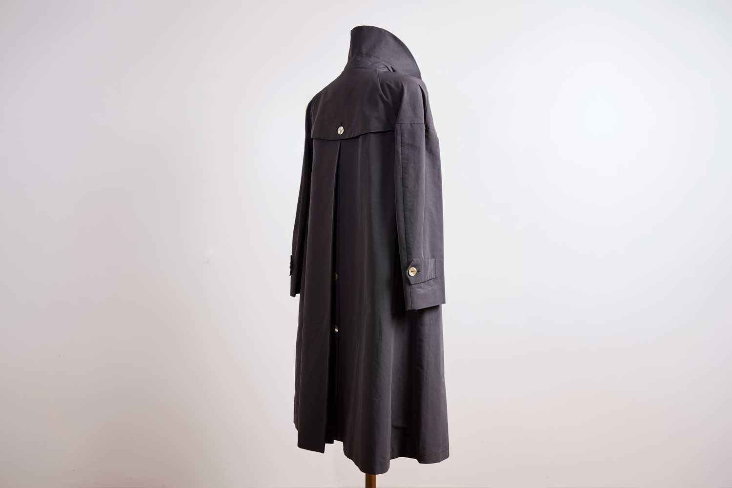 Maura Leoni Brown raincoat