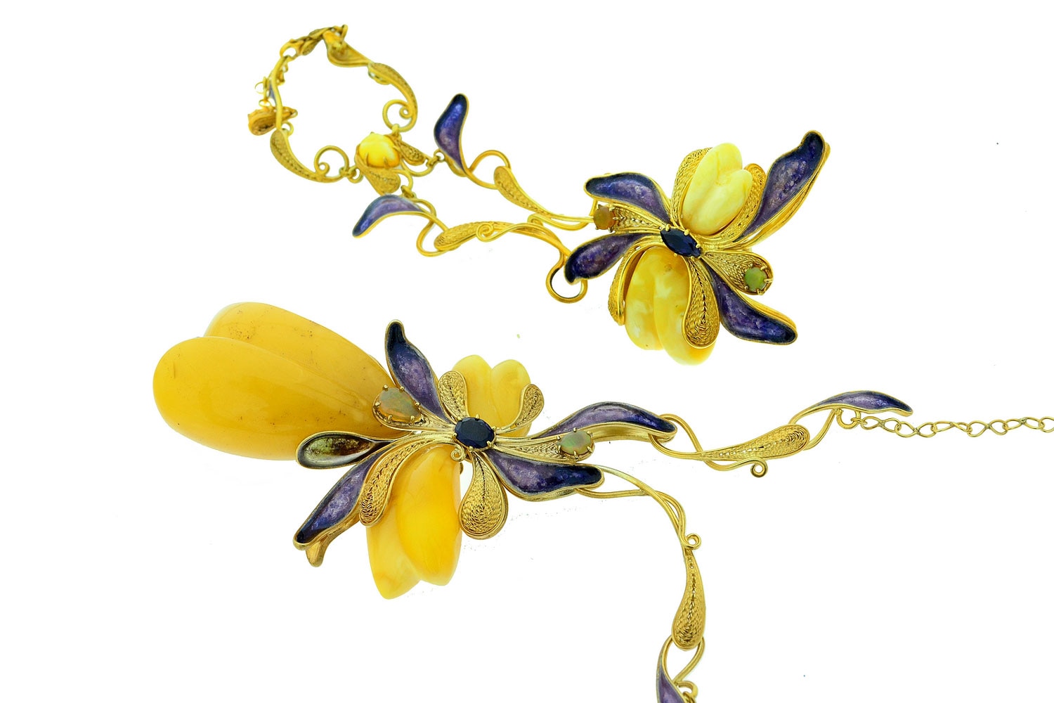 Amber Secession by Eliza & Krzysztof Bondaruk