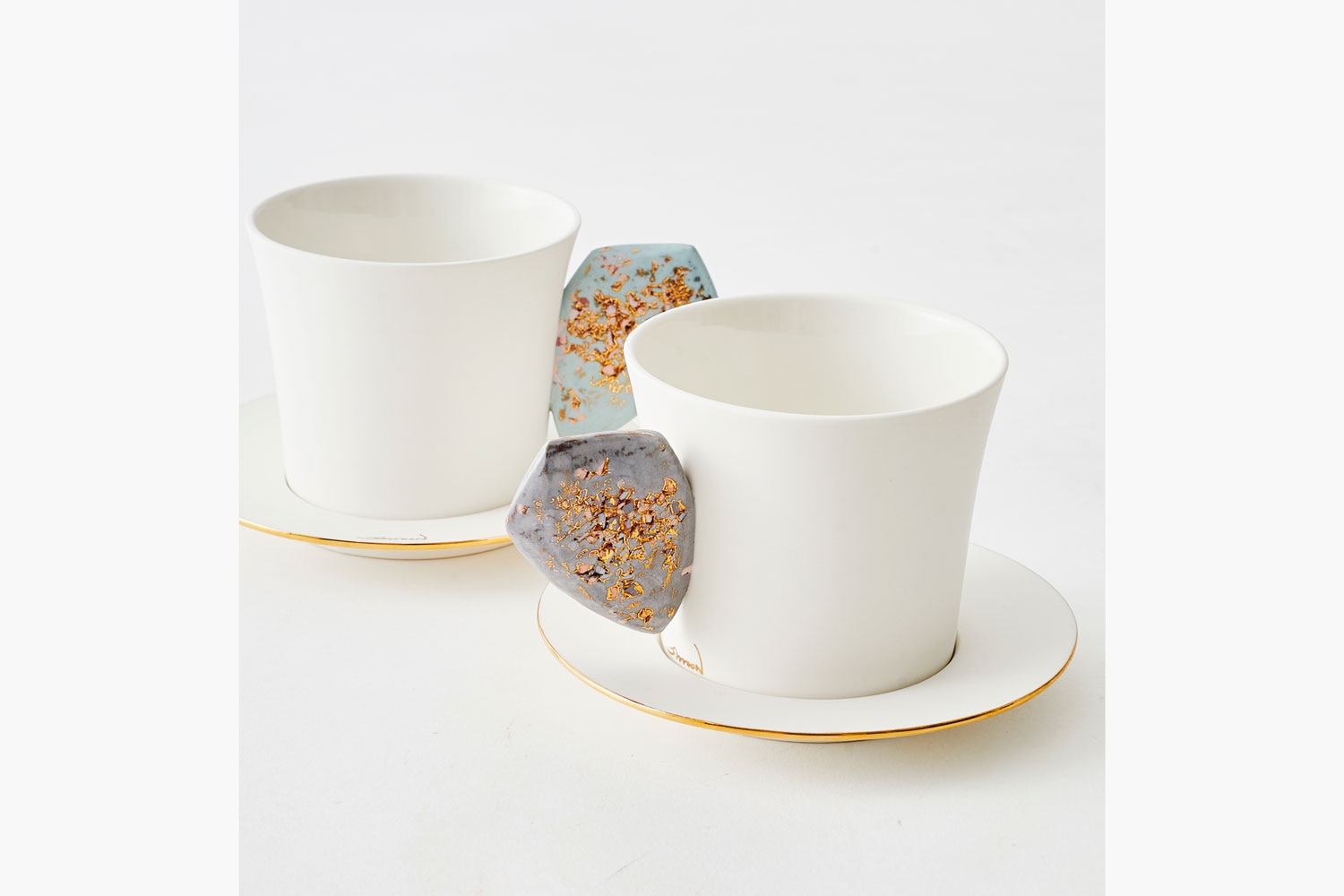 Ji-Woon Yang Gold polished inlay cup set
