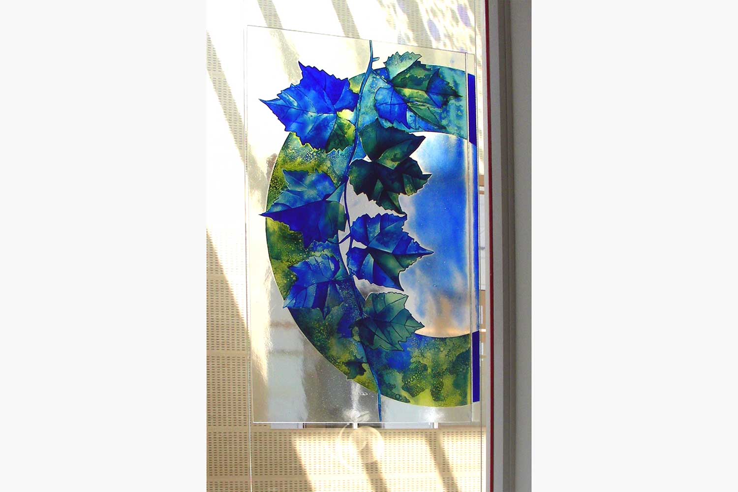 Fabrizia Bazzo Glass artwork commissioned by South Petherton Community Hospital